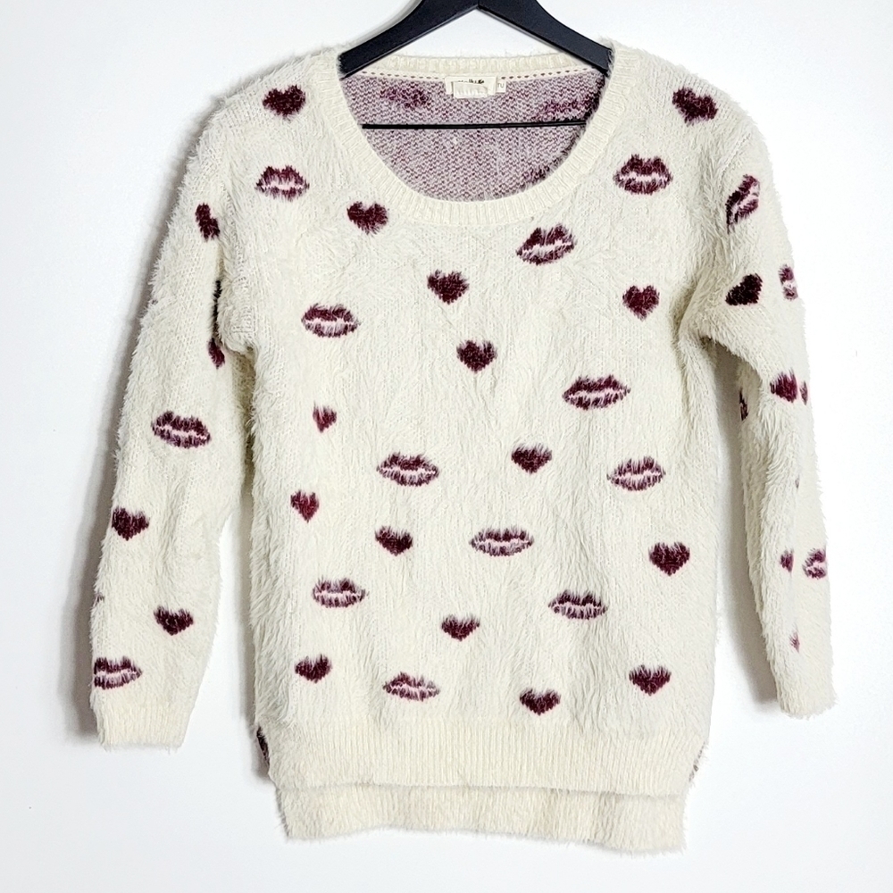 Molly Bracken Ivory Heart & Lips Novelty Print Fuzzy Women's Sweater One Size